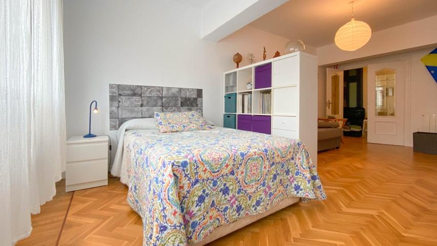 Piso de 2 dormitorios en zona Castilla photo 0