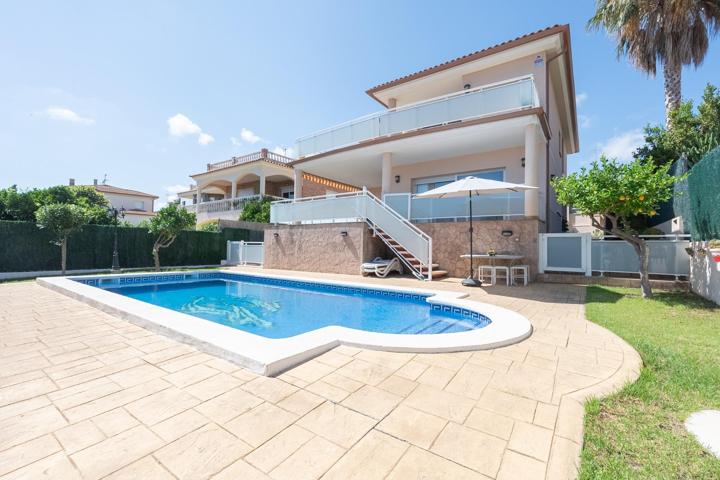 ESPECTACULAR CHALET EN CUNIT photo 0