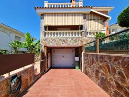 MAGNIFICO CHALET EN CUNIT RESIDENCIAL CERCA DE TODOS LOS SERVICIOS. photo 0