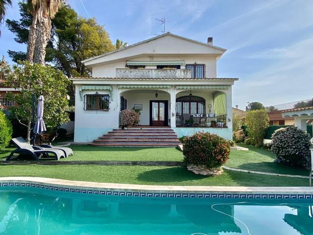 ESPECTACULAR CHALET CON VISTAS AL MAR photo 0