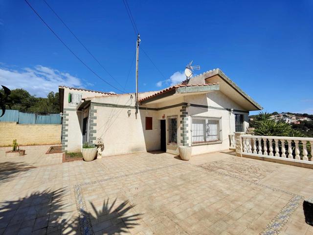 CHALET UNIFAMILIAR EN GRAN PARCELA photo 0