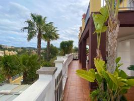 CHALET EN UNA PLANTA CON PISICNA Y JARDIN photo 0