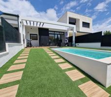 CHALET EN UNA SOLA PLANTA CON PISCINA photo 0