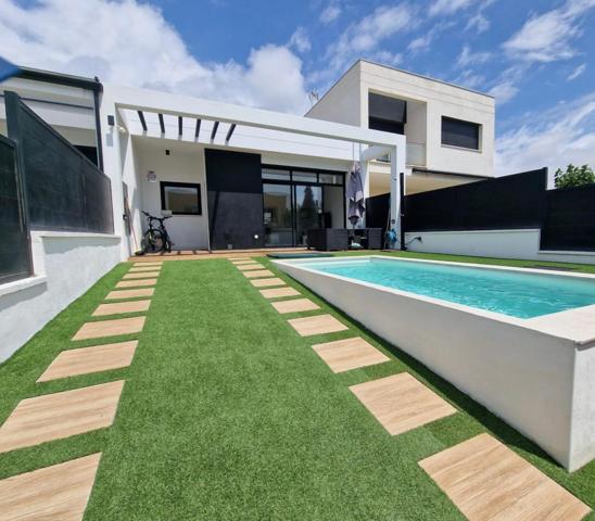 CHALET EN UNA SOLA PLANTA CON PISCINA photo 0