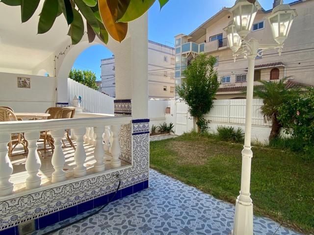 ADOSADA ESQUINERA EN 3ª LÍNEA DE MAR photo 0