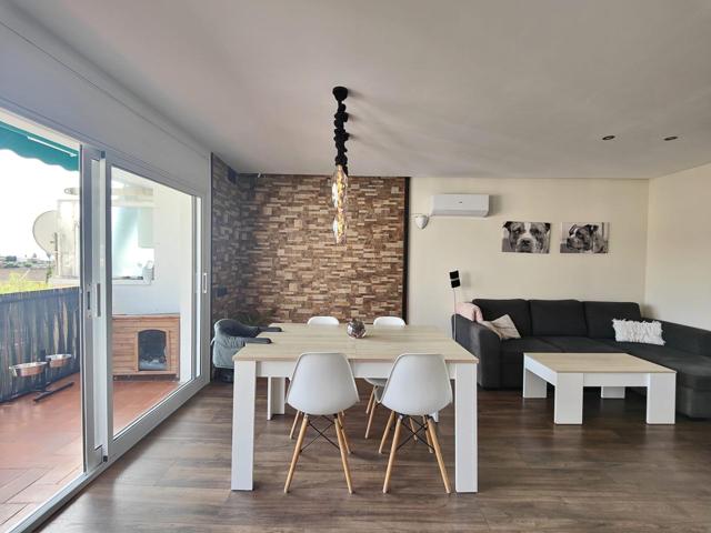 Piso reformado con tres habitaciones y parking en Segur de Calafell photo 0