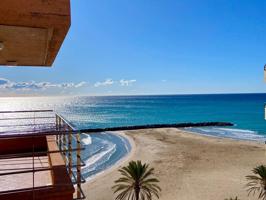 Ático con vistas al mar en primera linea con parking y trastero incluídos photo 0