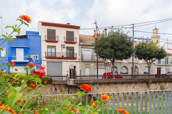 CASA EN BUEN ESTADO DE DOS PLANTAS, LOCAL-GARAJE, VIVIENDA Y SEGUNDA PLANTA DIAFANA. photo 0