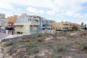 Vive el mar desde casa: parcela exclusiva en primera línea de playa en Xeraco photo 0