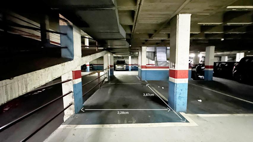 Plaza de Garaje en alquiler situado en Calle Cinca-Torras i Bages photo 0