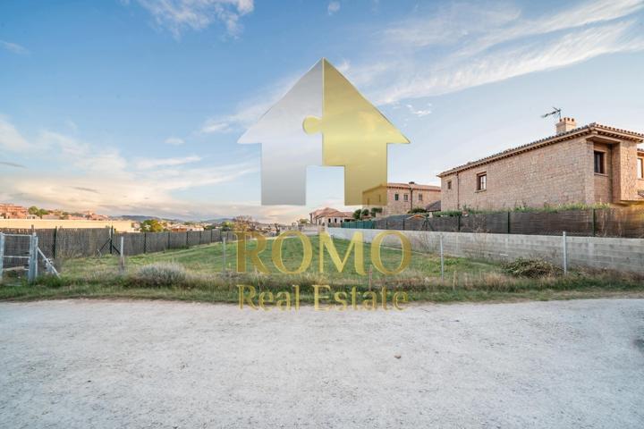Terreno plano en venta en Palau de Plegamans – Sector Montjuic photo 0