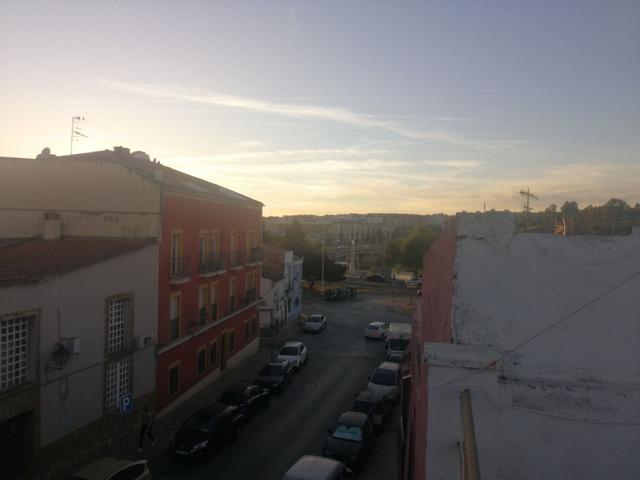 PISO EN EL CASCO ANTIGUO DE BADAJOZ, JUNTO A LA FUENTE DE LOS TRES POETAS Y PUENTE DE LA AUTONOMÍA photo 0