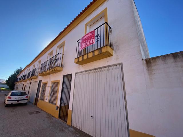 Unifamiliar Separadas En venta en Ronda Sur, Badajoz photo 0