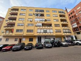 ¡OPORTUNIDAD DE APARTAMENTO JUNTO A SANTA MARINA! photo 0