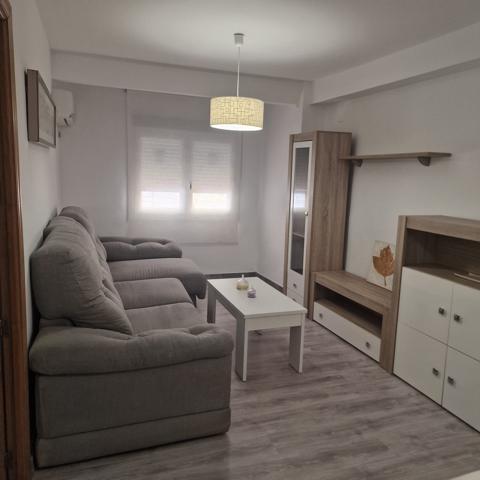Piso reformado y amueblado  ¡Listo para entrar a vivir! photo 0