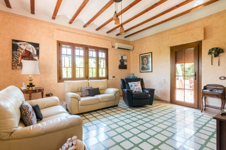 CASA SEÑORIAL REFORMADA CON TERRENO JUNTO A 'HERO' photo 0