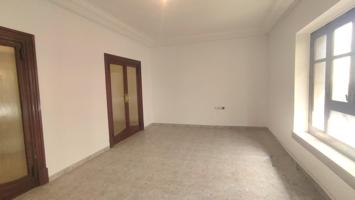 LOCAL DESTINADO PARA OFICINAS EN ZONA PRIVILEGIADA (NO VIVIENDA) photo 0