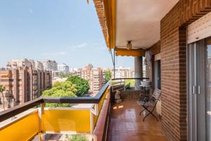 IMPORTANTE BAJADA DE PRECIO !!!!!!!!PISO SEÑORIAL EN 8ª PLANTA CON GARAJE Y TRASTERO EN CENTROFAMA photo 0