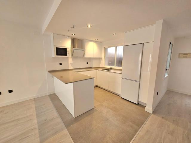 PISO MUY, AMPLIO TOTALMENTE REFORMADO, MAGNIFICA UBICACION, CENTRICO,PLAYA photo 0