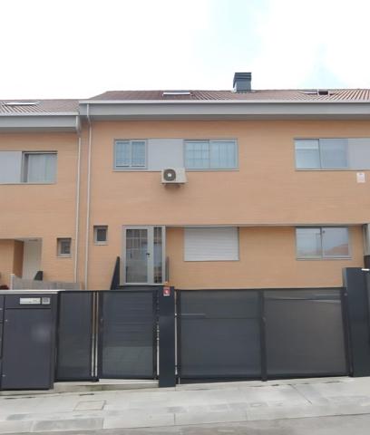 Vivienda en el VISO: jardín y garaje de 3 plazas photo 0