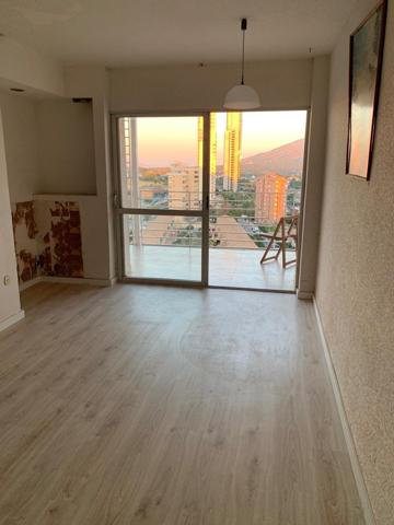 ¡OCASIÓN! APARTAMENTO CON PARKING Y PISCINA EN BENIDORM photo 0