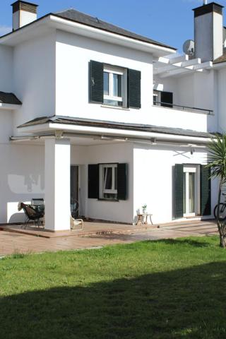 PRECIOSO CHALET EN LAS VAGUADAS. photo 0