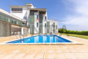 ESPECTACULAR CHALET EN LAS VAGUADAS CON MAGNIFICAS CALIDADES EN DOÑANA 11 EN VENTA photo 0