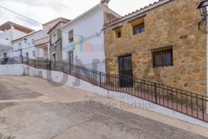 ¡Oportunidad única! Estupenda casa en venta en La Codosera photo 0