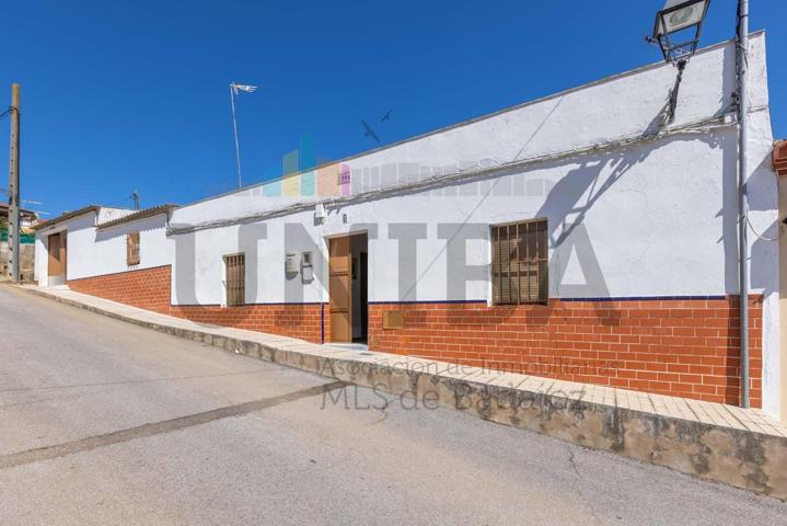 CASA CON TERRENO A LA VENTA EN SAN BENITO DE LA CONTIENDA photo 0