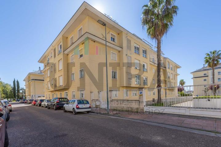 Bonito estudio en venta en Jardines del Guadiana photo 0