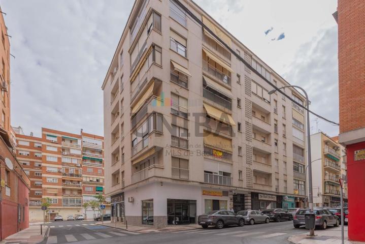 ¡Oportunidad única en pleno centro de Badajoz! photo 0