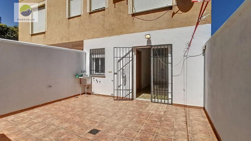 Piso con gran patio en pleno centro de Armilla photo 0