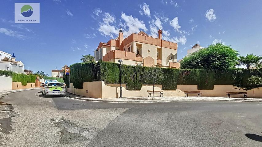 Chalet exclusivo en Urbanización Villas Blancas de Albolote photo 0