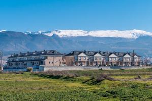 Adosado junto al Centro Comercial Nevada en Armilla photo 0