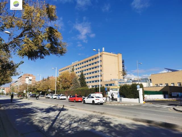 Piso frente a Hospital de Traumatología en Granada photo 0