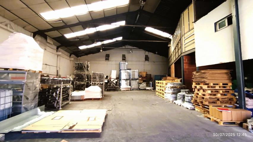 NAVE EN VENTA EN HUMANES. IDEAL COMO ALMACENAJE Y MULTIPLES ACTIVIDADES photo 0