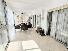 Apartamento céntrico, cerca de la playa, terraza abierta y cerrada, aire acondicionado aparcamiento, piscina, amueblado photo 0