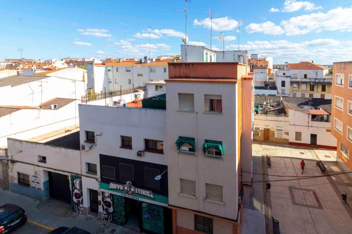 ¡Oportunidad Única! Amplio Piso de Esquina con Tres Dormitorios en Venta 🏡✨ photo 0