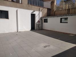 AMPLIA VIVIENDA EN EL CENTRO CON PATIO DE 60m² photo 0