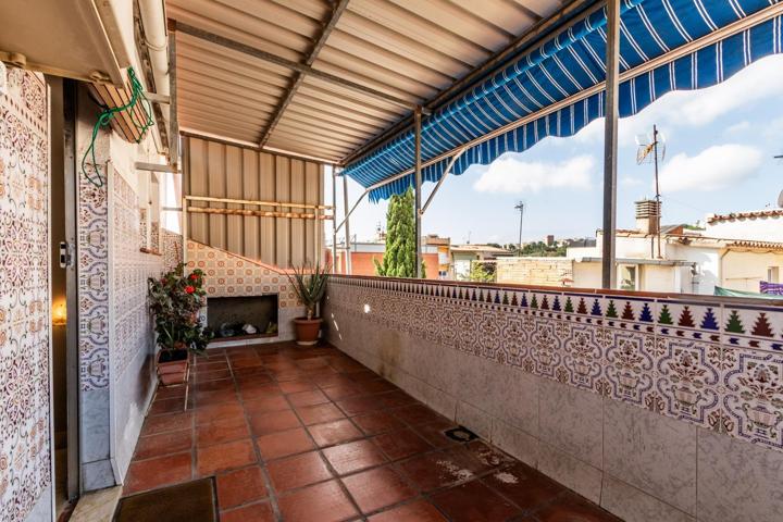 CASA DE 4 HABITACIONES, PATIO Y GARAJE photo 0