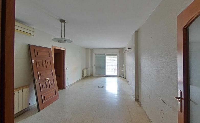 PISO PARA REFORMAR DE 4 HABITACIONES photo 0