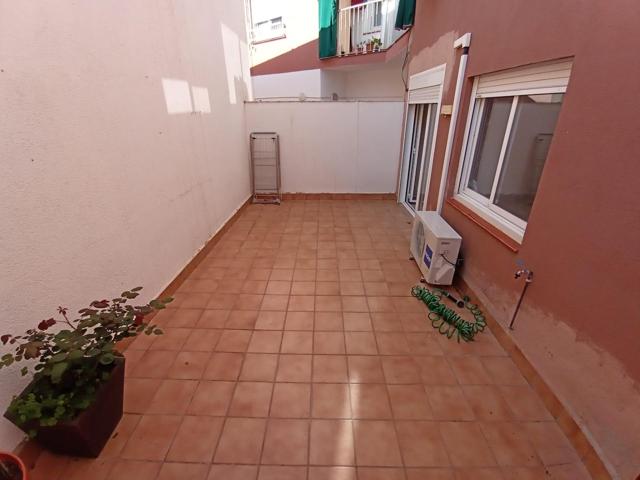 PLANTA BAIXA AMB TERRASSA INTERIOR A PLAÇA USATGES, A 5 MINUTS FGC 'CREU ALTA' photo 0