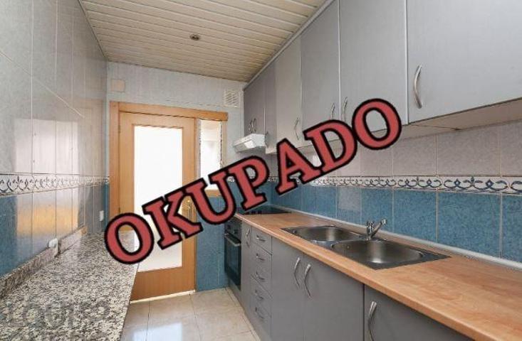 PISO OKUPADO EN SABADELL photo 0