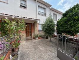 ✨ Oportunidad única en Castellar del Vallès – Casa con jardín en pleno casco urbano ✨ photo 0