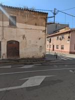 CASA ESQUINERA CON JARDÍN A REFORMAR- CASC ANTIC photo 0