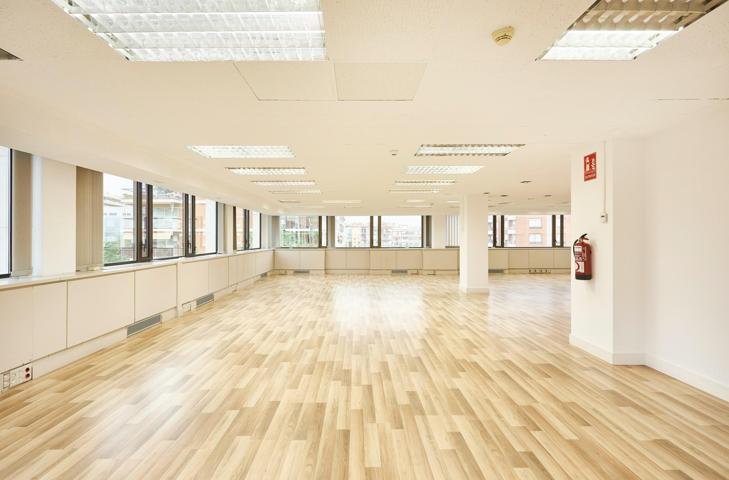 Oficina de alto standing en Pedralbes-300m2 photo 0