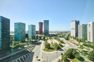 Exlusiva oficina con vistas panorámicas en Plaza Europa photo 0