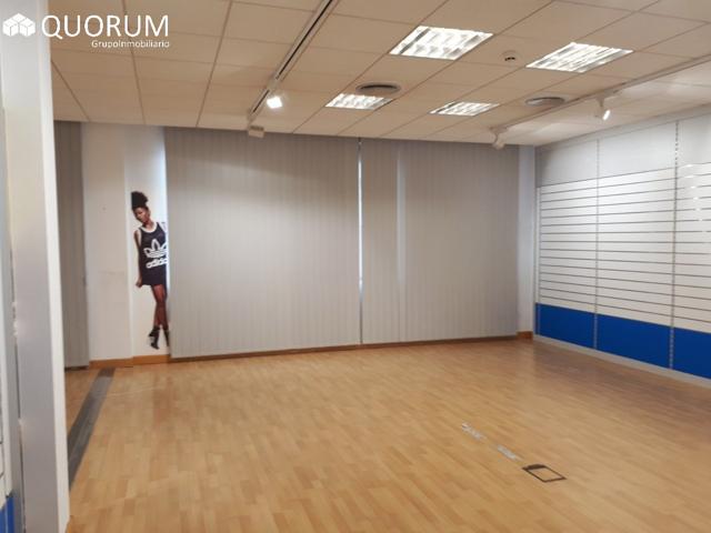 Alquiler de Oficina de 221 m2, con Recepción, Sala de Reuniones, 2 despachos y zona de trabajo. photo 0