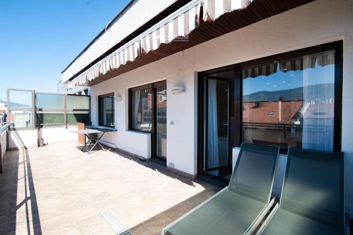 Preciosa vivienda con terraza de 20m2 y garaje en el Ensanche photo 0