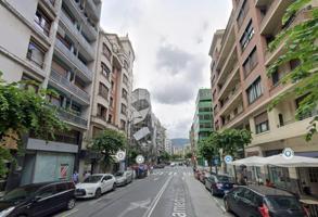 Local comercial en alquiler zona Moyua gran escaparate photo 0